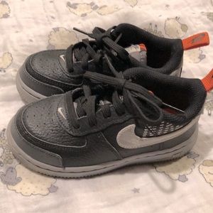 Nike Force 1 Lv8 2 gently used size 9